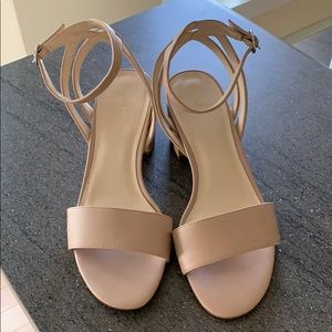 8.5 Nine West Nude Sandal 👡